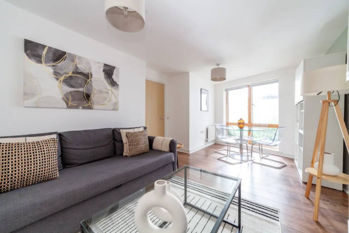 Domecq - Central 1BR Full Bath near Farringdon for 4